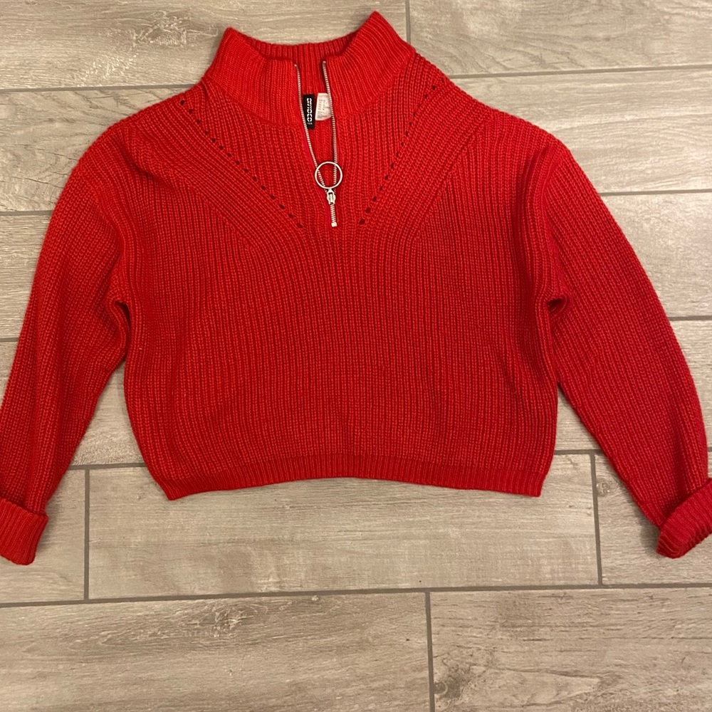 DIVIDED quarter zip sweater